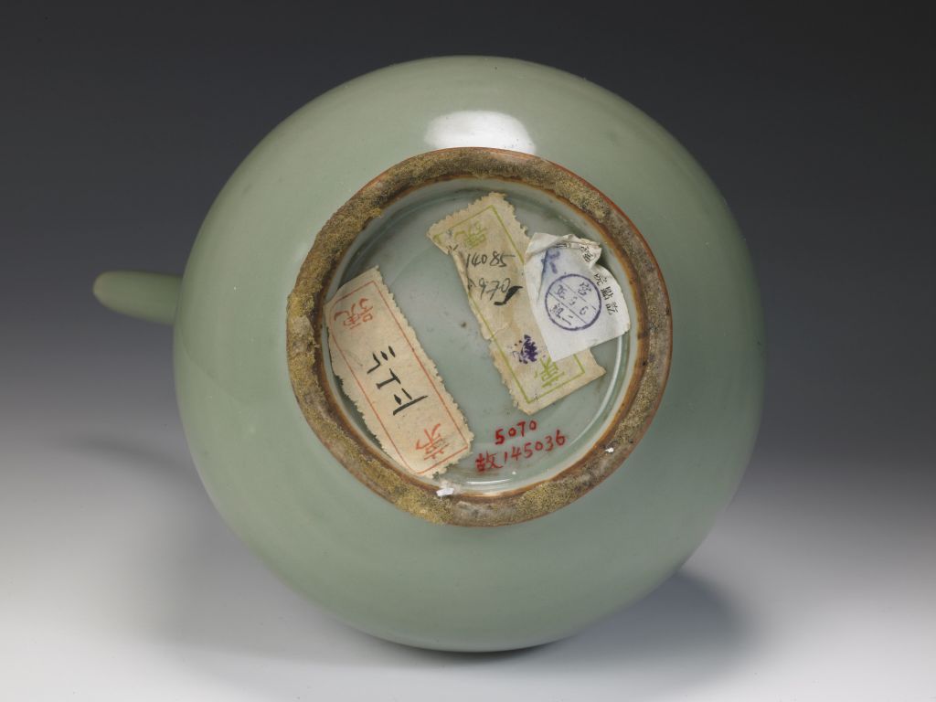 图片[2]-Longquan Kiln Green Glaze Holding Pot-China Archive